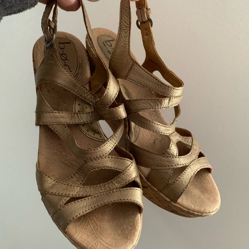BOC Dark gold shimmer wedges Size 8